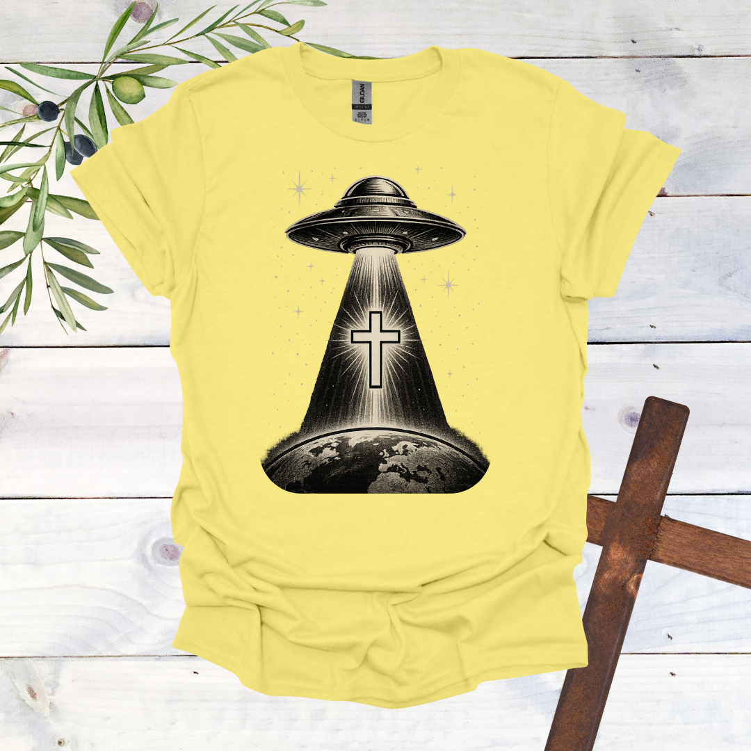 Even Aliens Believe in Jesus - T-Shirt