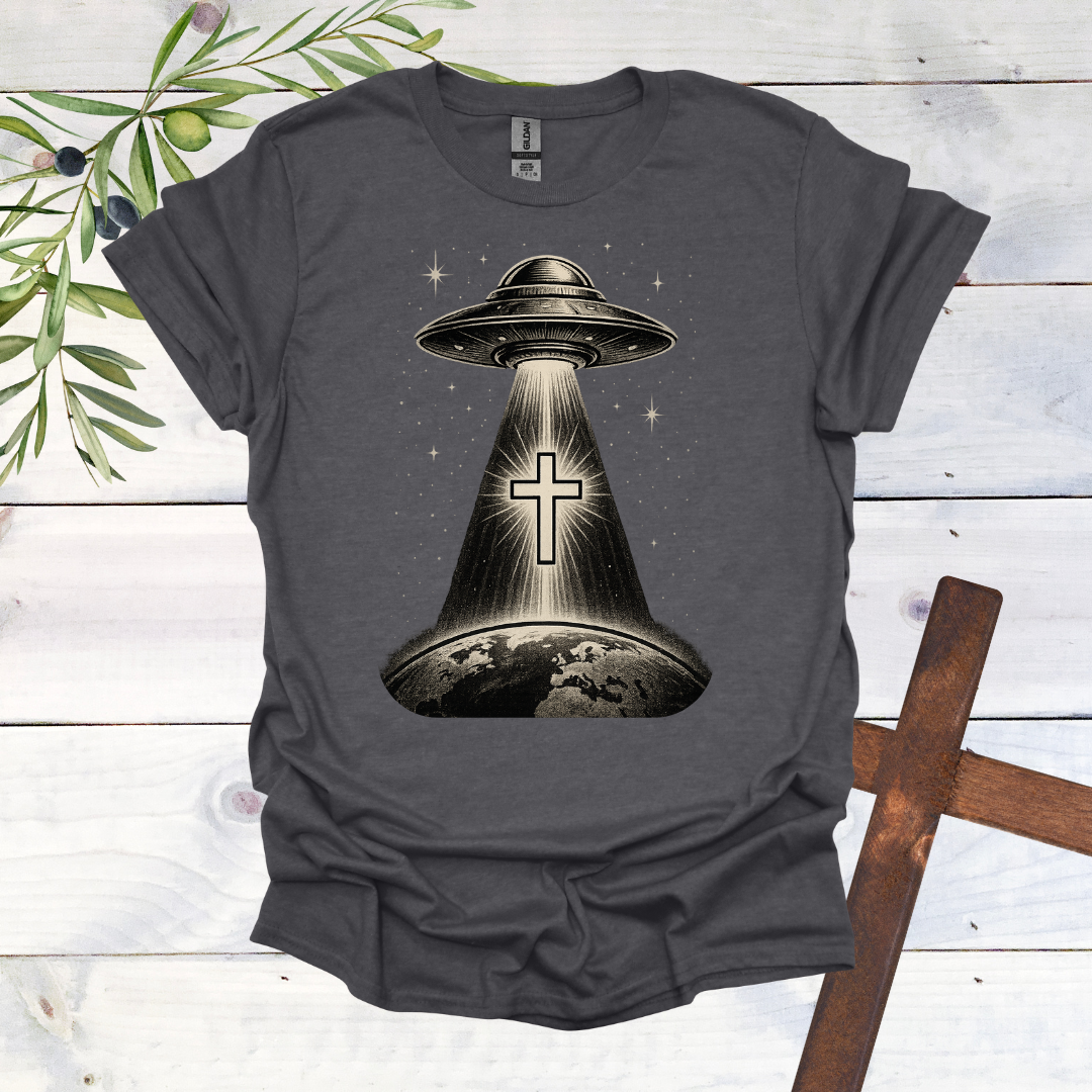 Even Aliens Believe in Jesus - T-Shirt