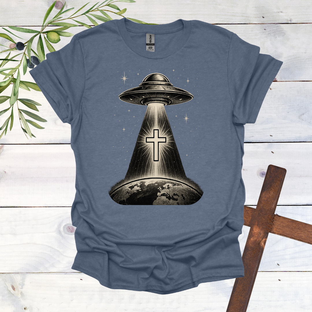 Even Aliens Believe in Jesus - T-Shirt