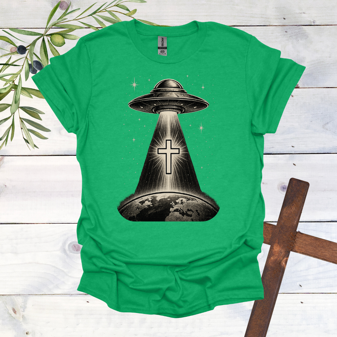 Even Aliens Believe in Jesus - T-Shirt