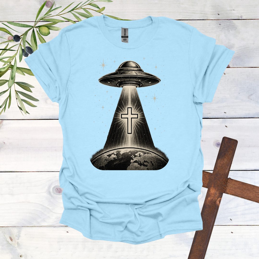 Even Aliens Believe in Jesus - T-Shirt
