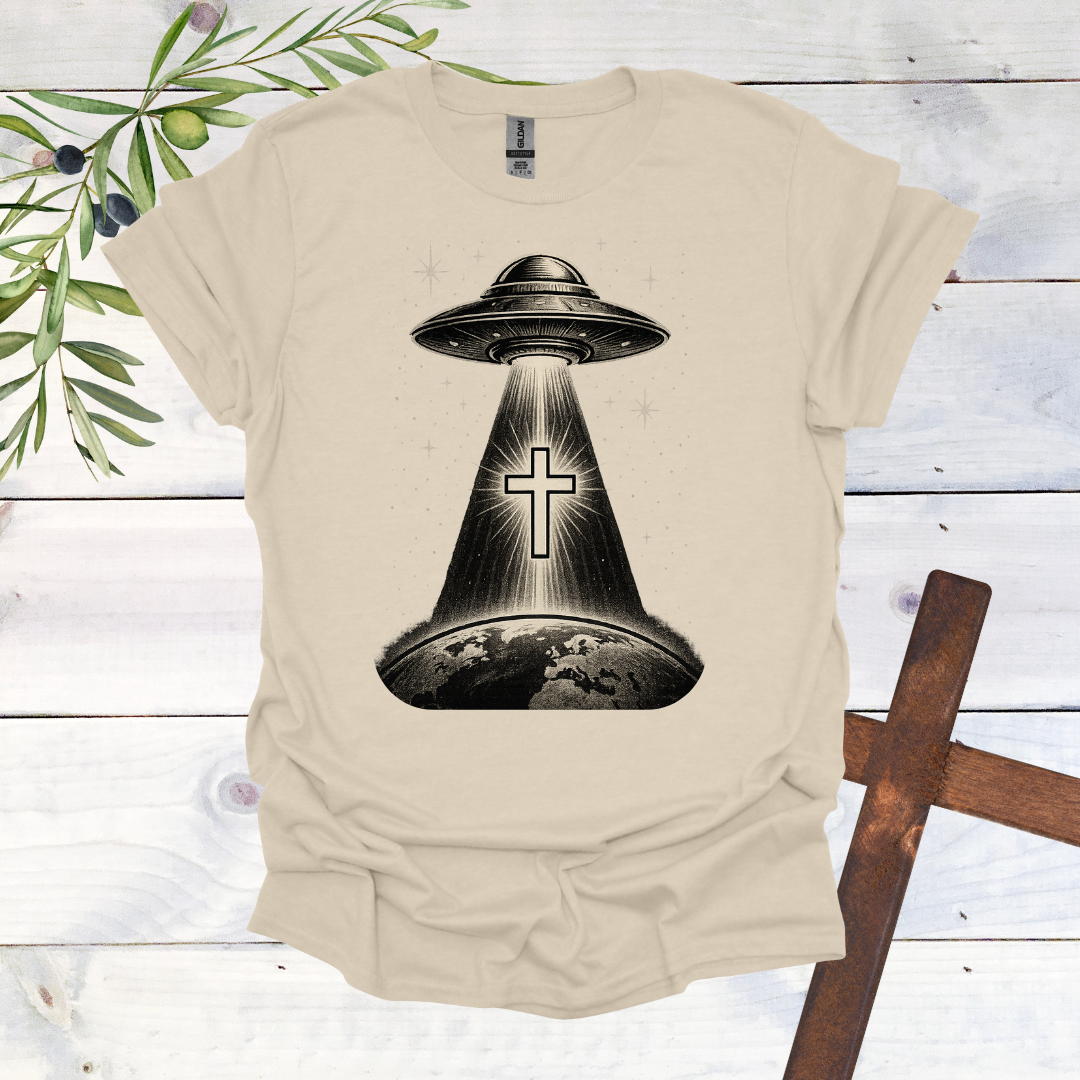 Even Aliens Believe in Jesus - T-Shirt