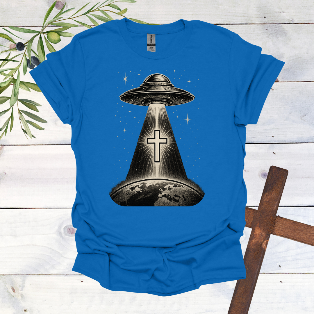 Even Aliens Believe in Jesus - T-Shirt